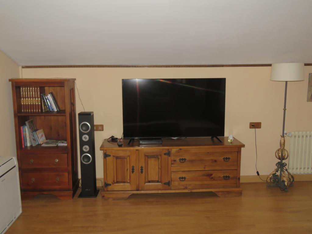 דירות Pobes Elai Etxea Loft Baias מראה חיצוני תמונה